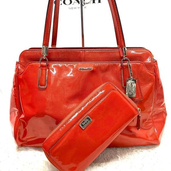 ➡️Coach Wallet Patent Leather Zip Arround Wallet - Picture 8 of 8